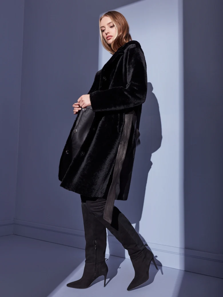 BLACK DOUBLE-SIDED SHEEPSKIN