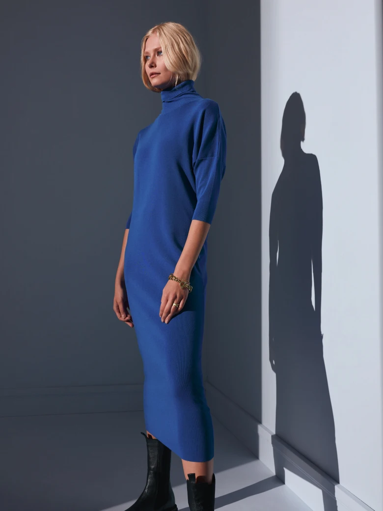 BLUE KNITTED DRESS