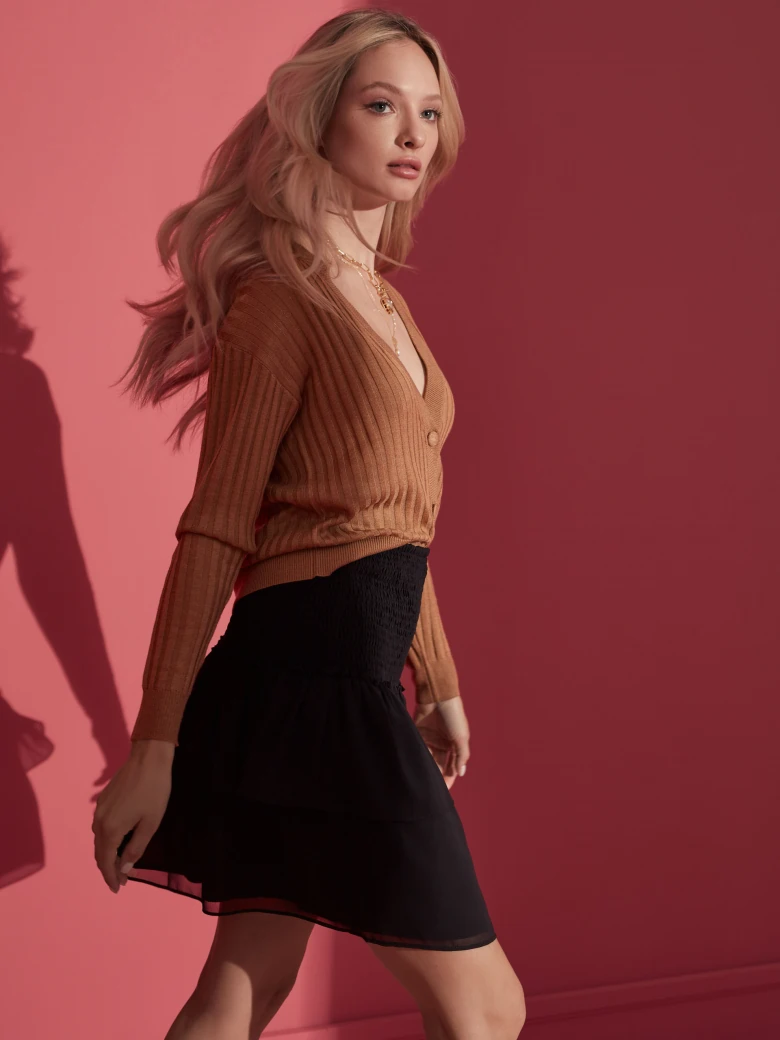 BLACK SHORT SKIRT