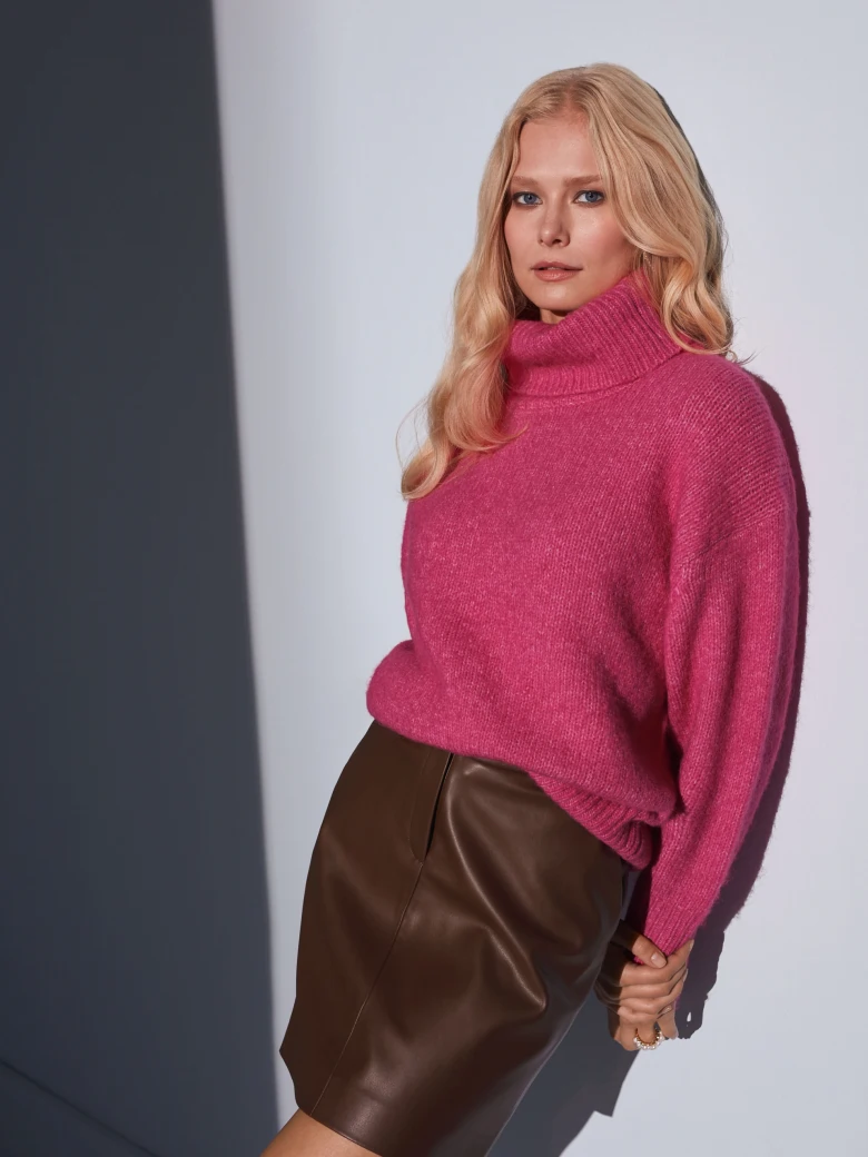 SWETER Z WYSOKIM GOLFEM