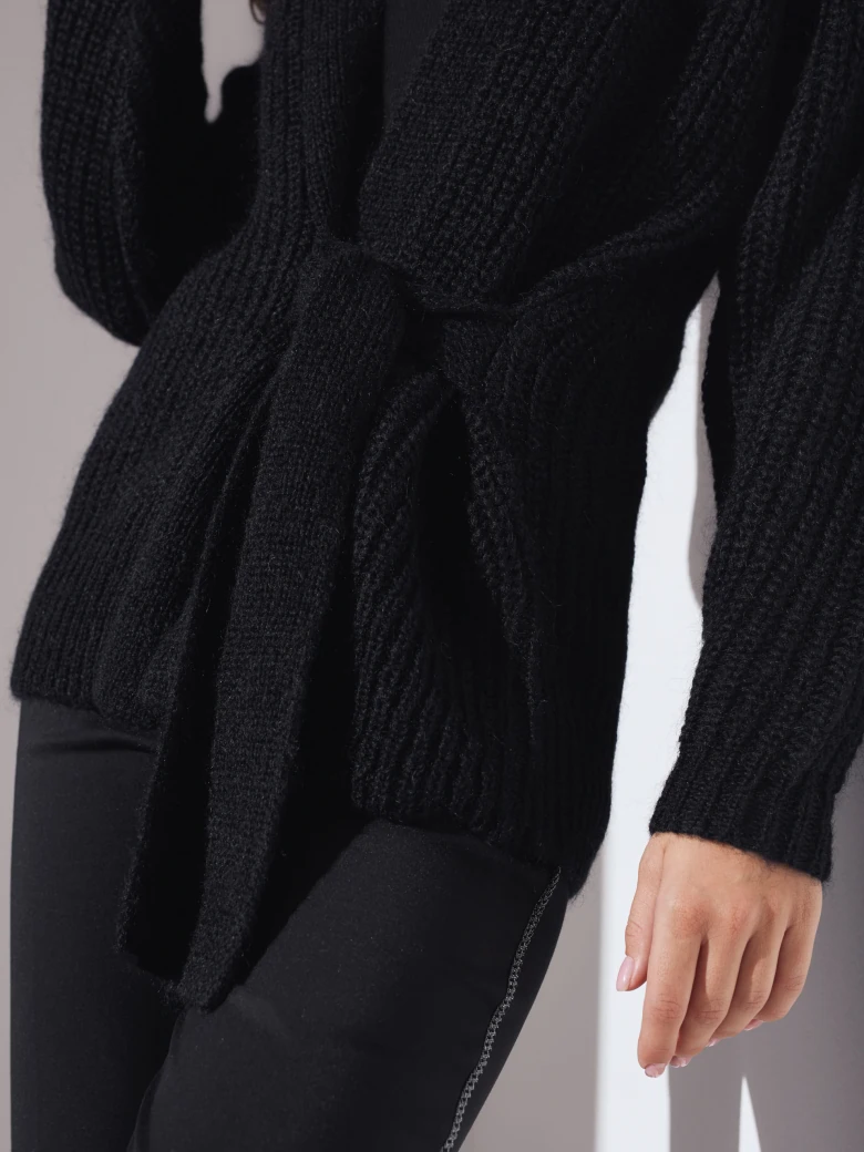 BLACK SWEATER WITH BINDING
