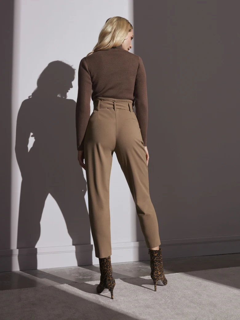 BROWN SWEATER WITH HALF TURTLENECK