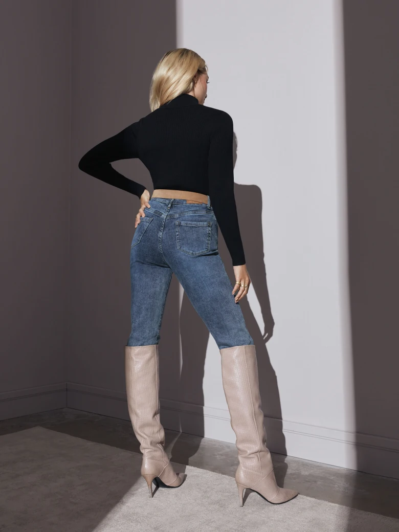 BLACK HALF TURTLENECK WITH GOLD BUTTONS