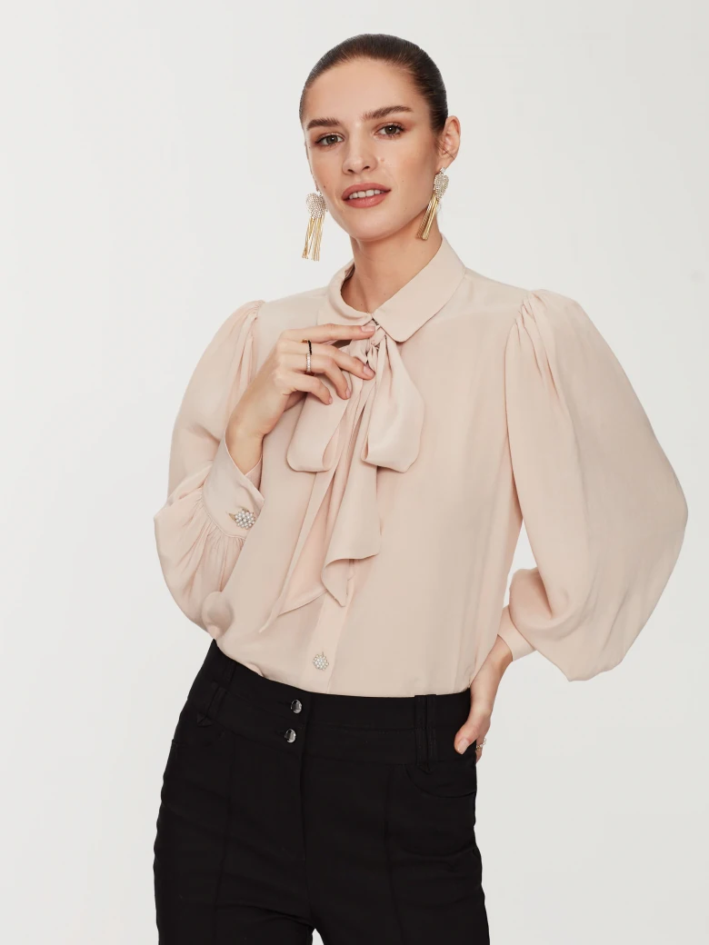 Powder shirt with neck tie
