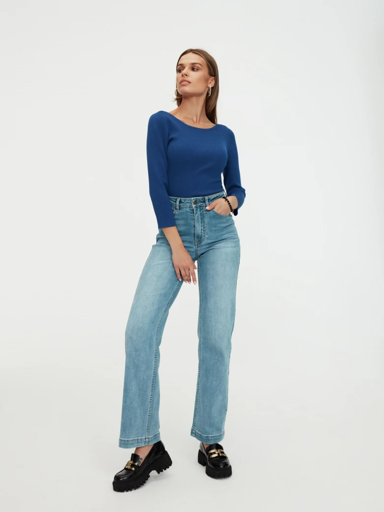 Blue sweater with back neckline