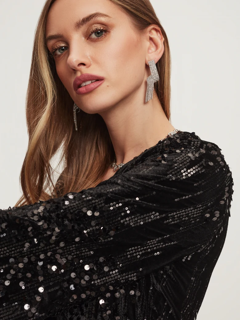 Sequin dress with binding