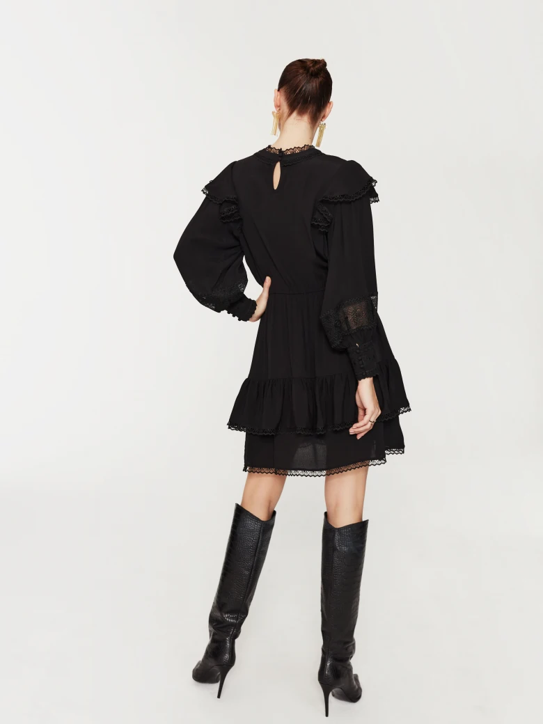 Short dress with ruffles and lace
