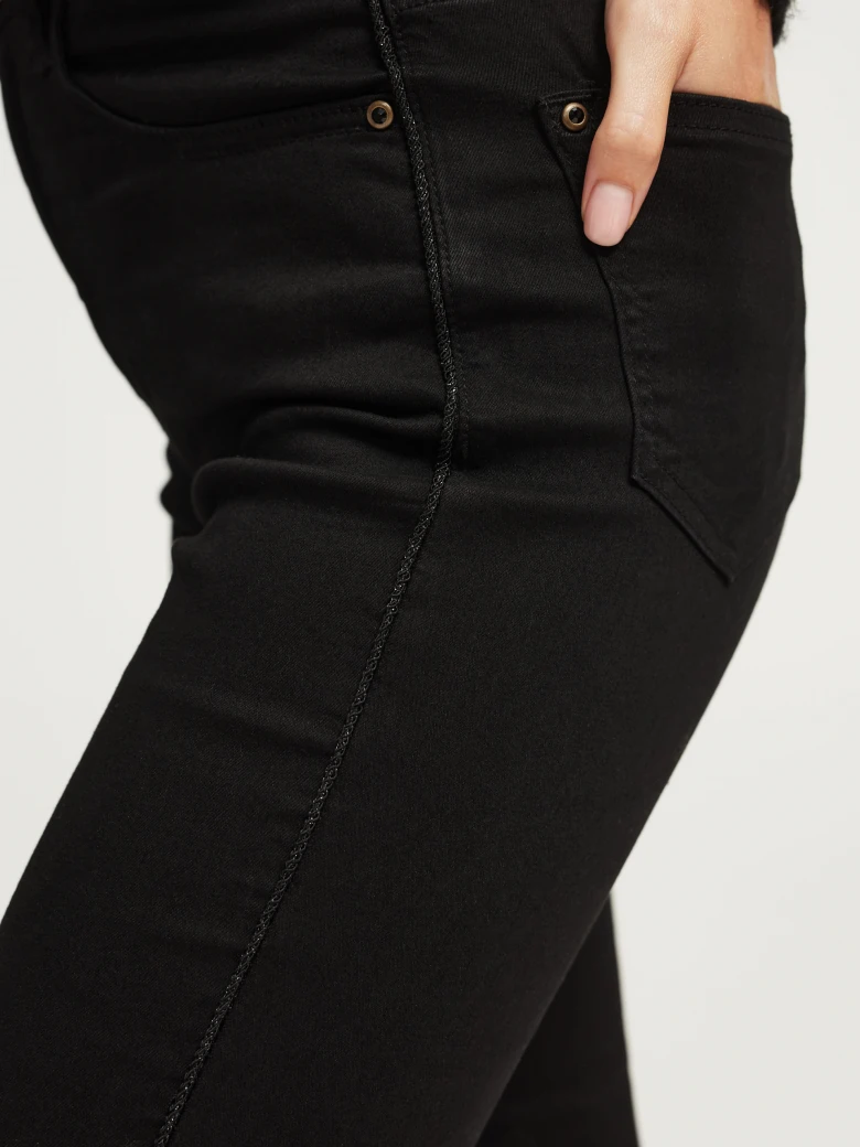 Black fitted high-waisted pants
