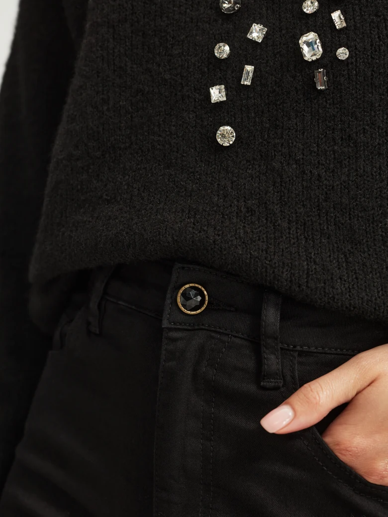 Black fitted high-waisted pants