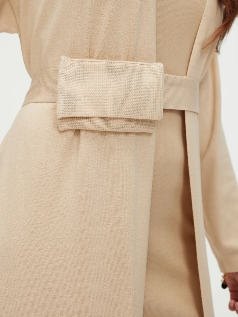 Long cardigan in beige color