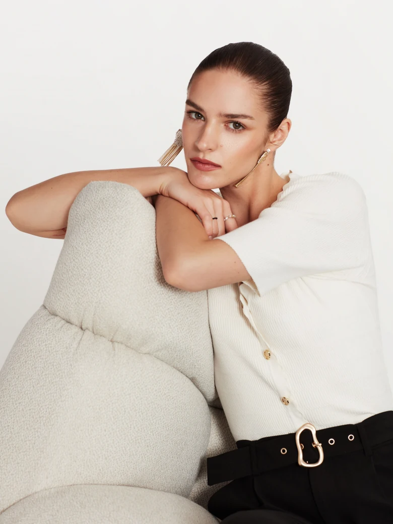 Ribbed sweater with short sleeves