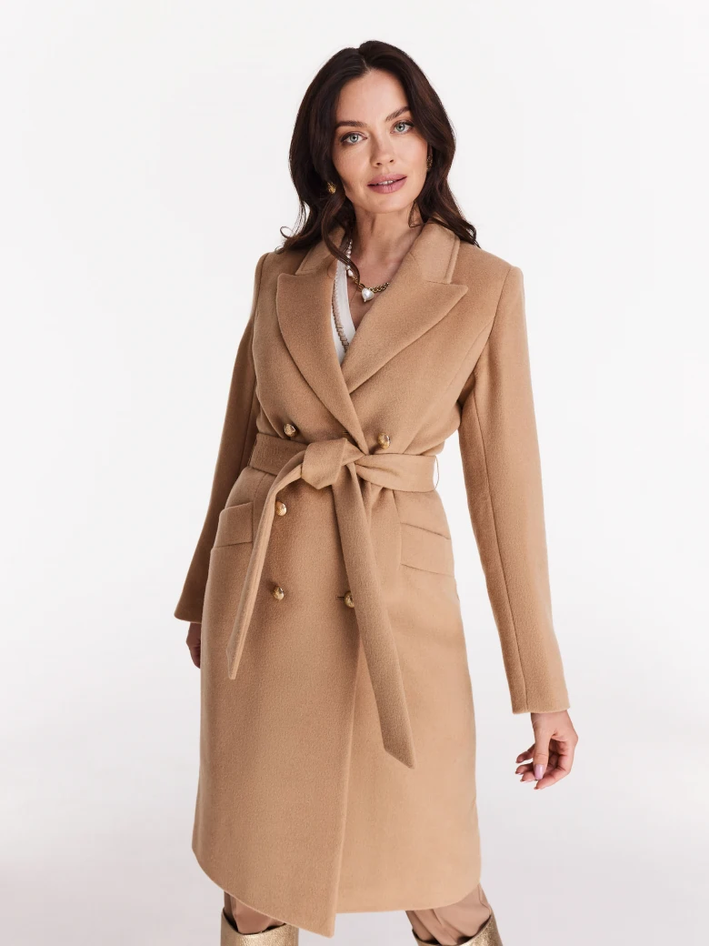 Caramel coat with double-breasted fastening