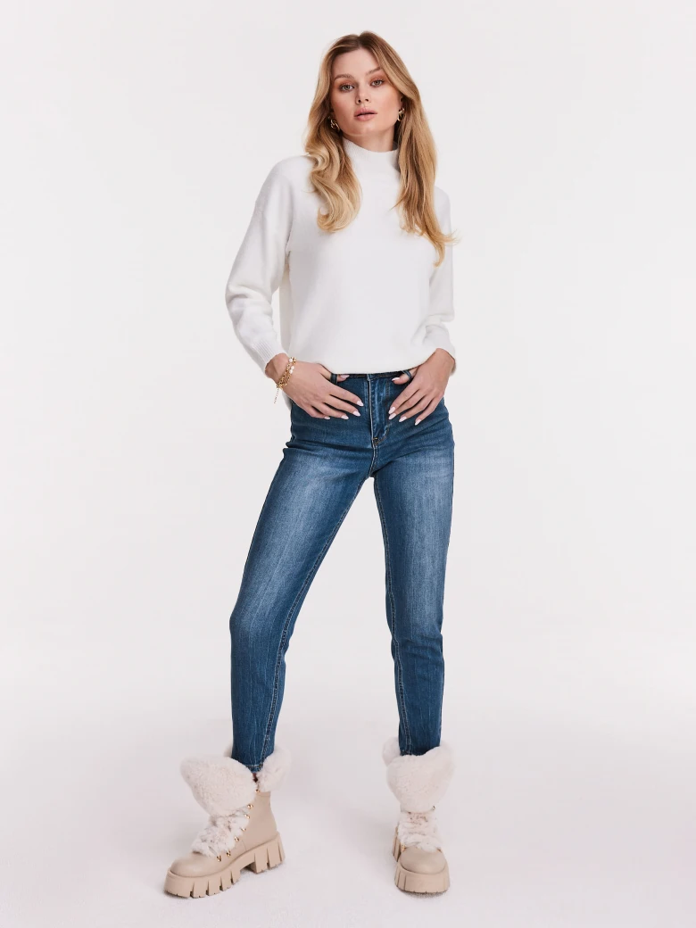 Thin jeans pants with narrow legs