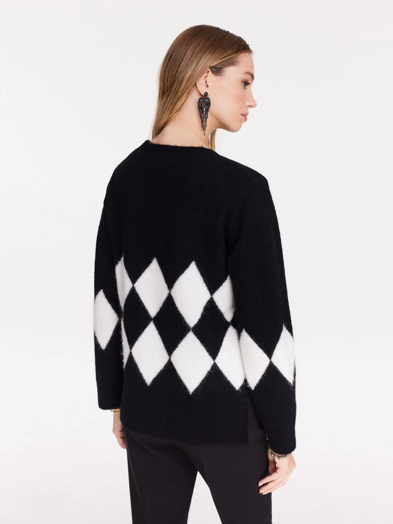 Black oversize sweater in diamonds