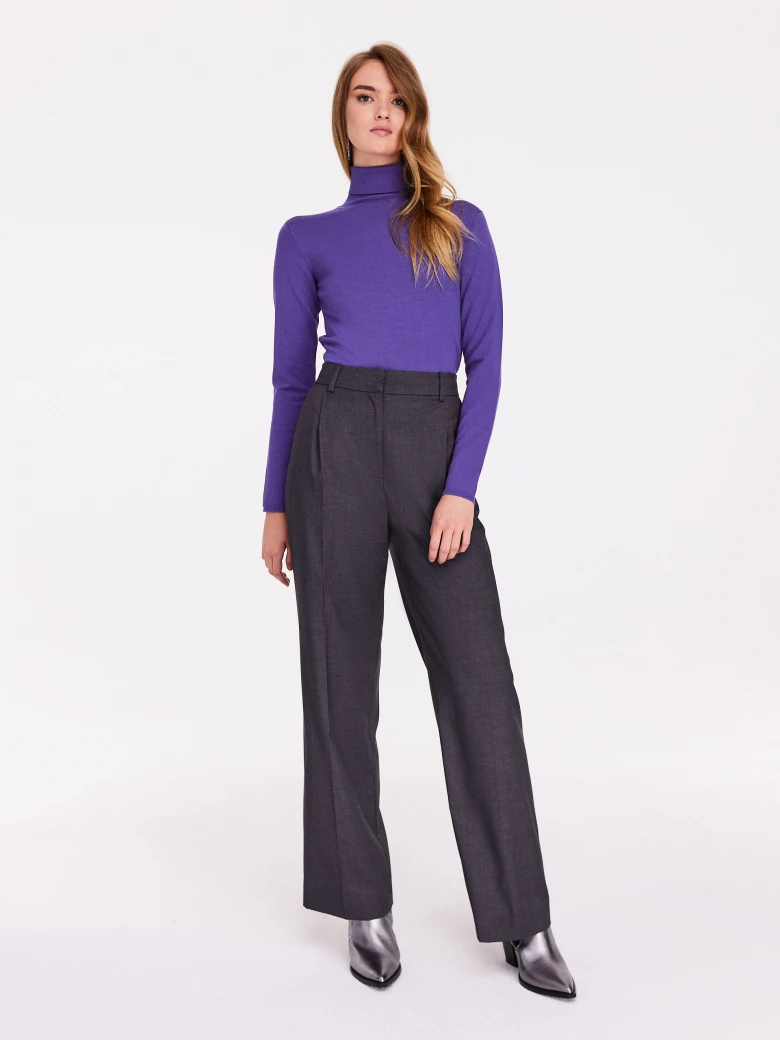 Matching purple viscose turtleneck