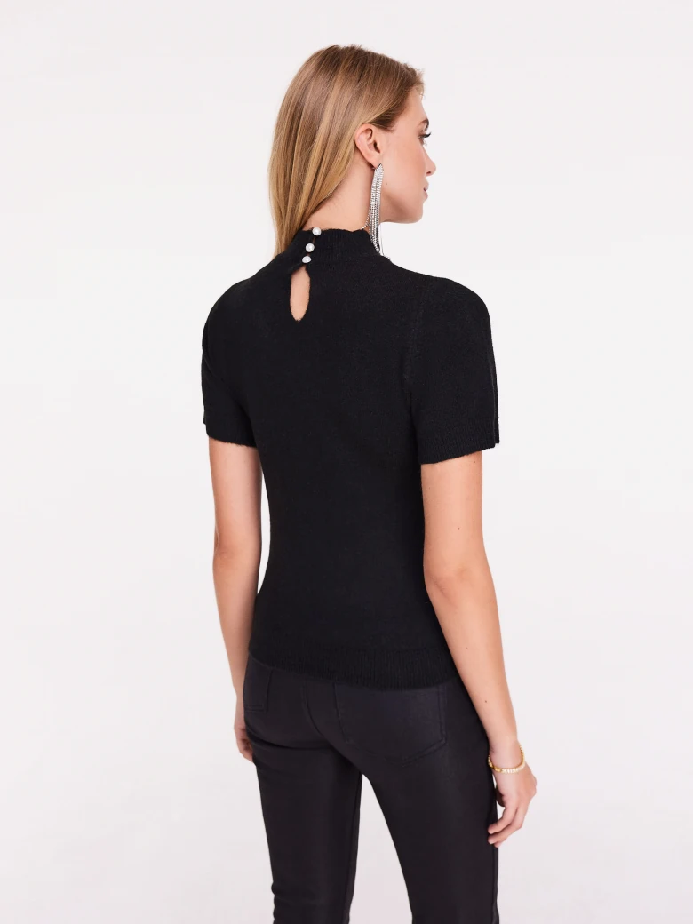 Black sweater with short sleeves and half turtleneck