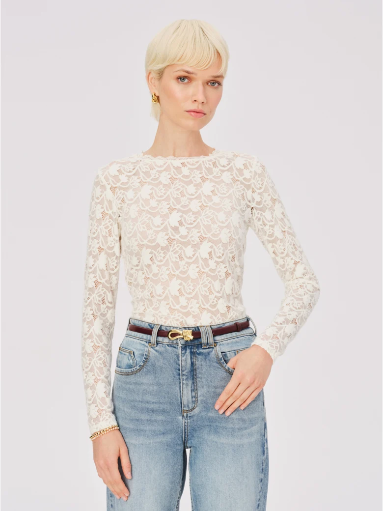 Fitted lace blouse in ecru