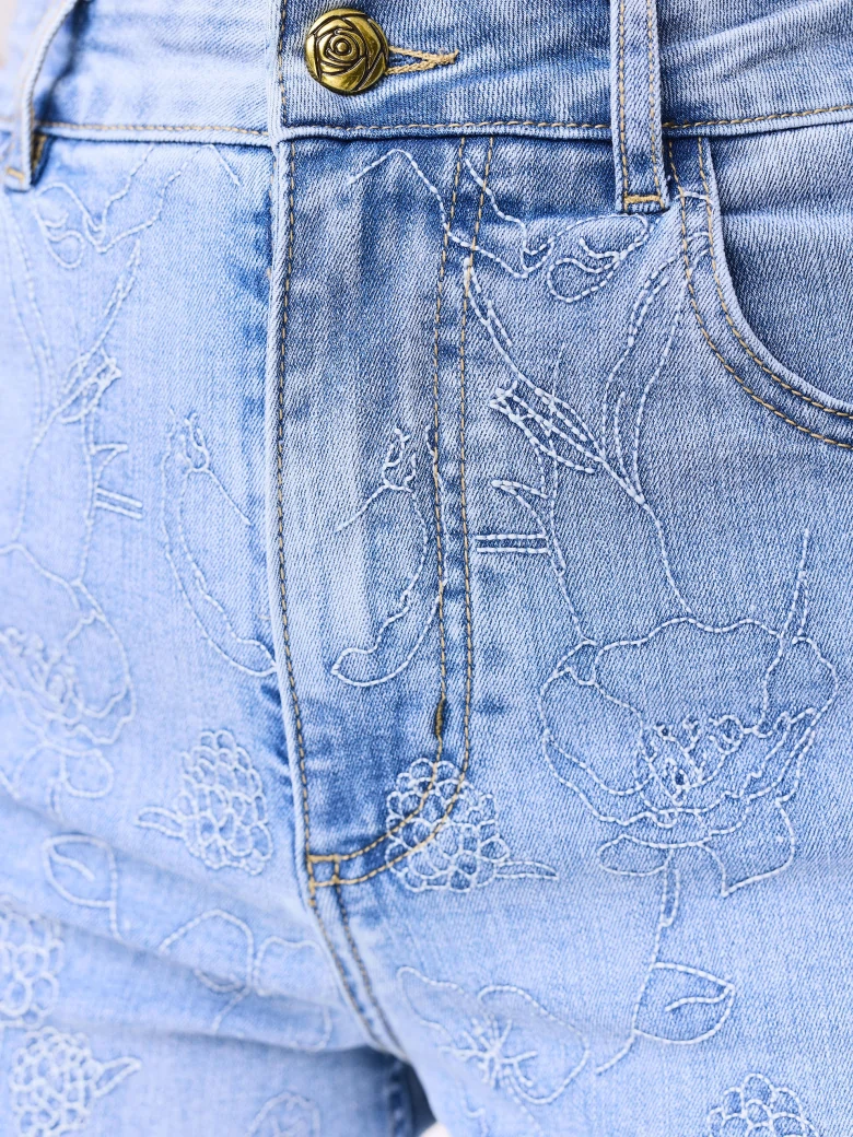 Embroidered bright high-waisted jeans