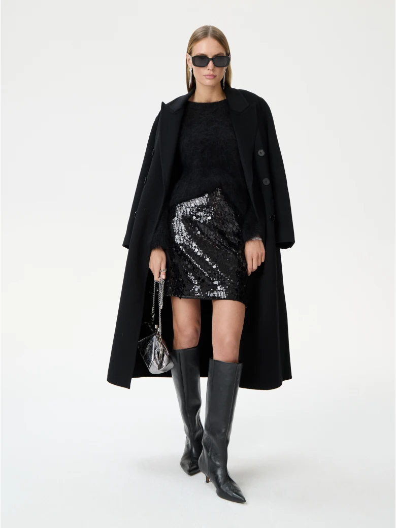 Short black skirt with sequins
