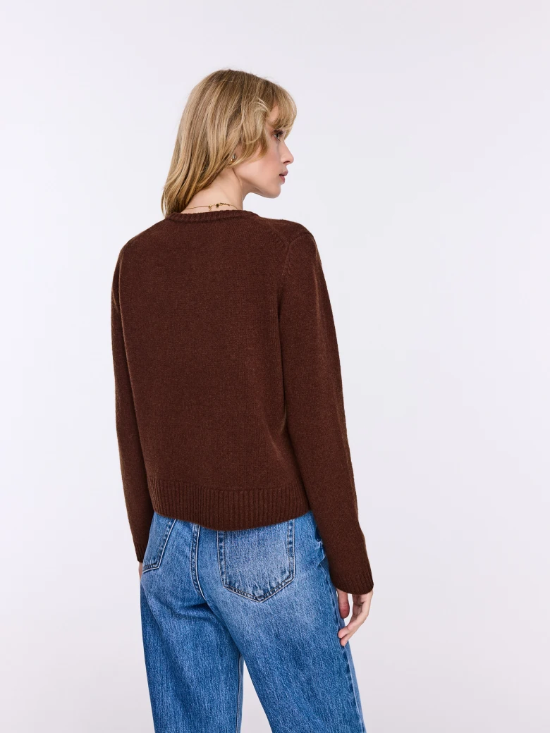 Czekoladowy sweter z wełny