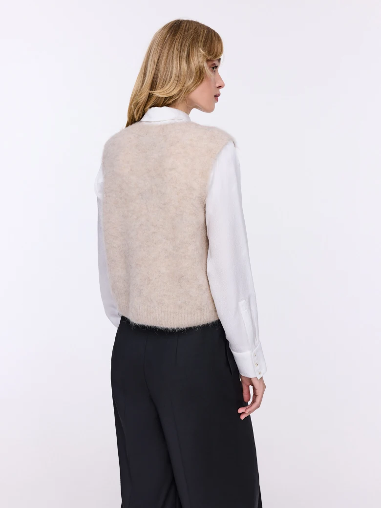 Beige knitted vest with alpaca wool