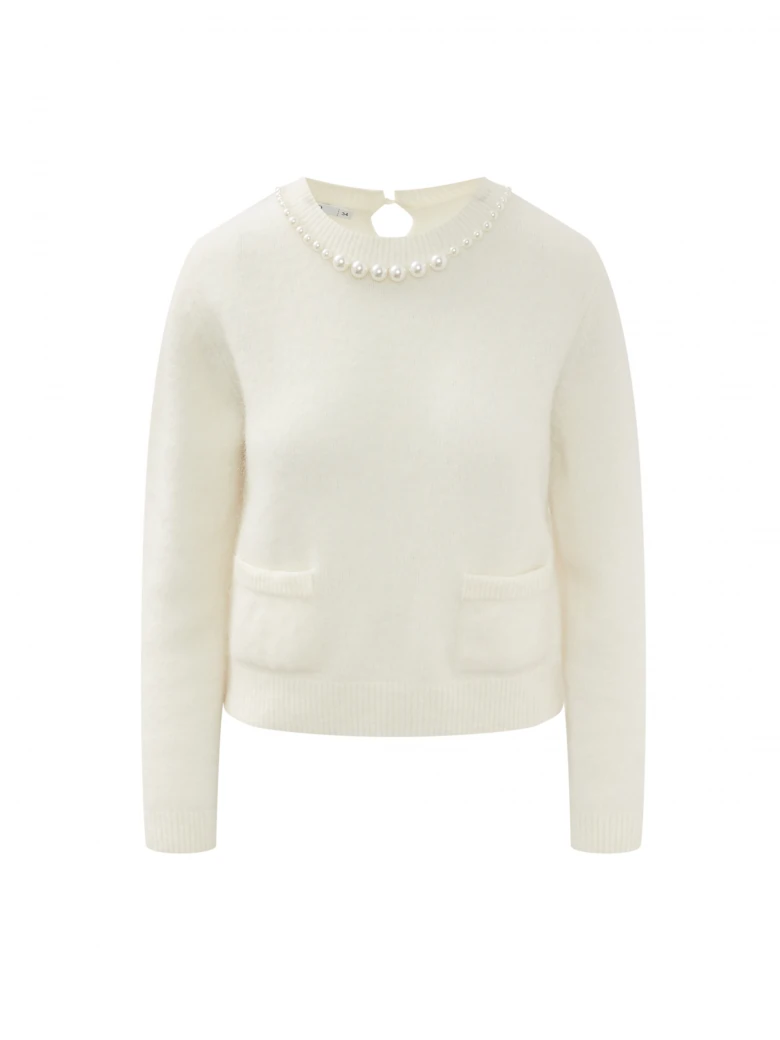 Creamy sweater with pearls and pockets