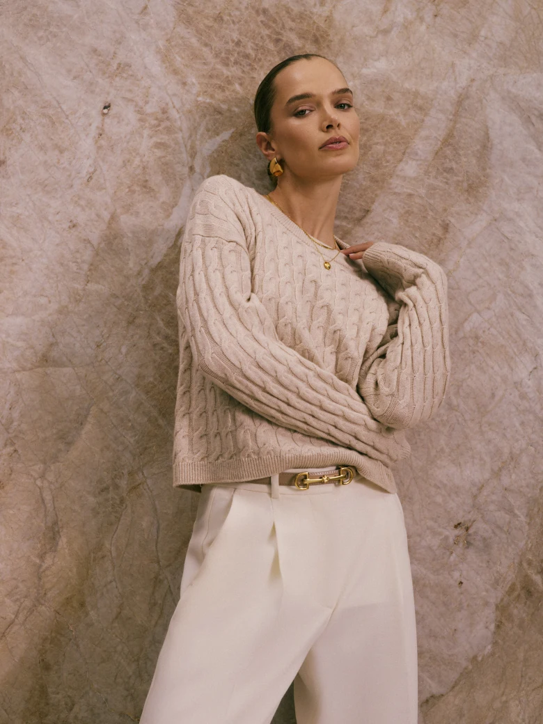 Beige wool sweater with cable knit and cashmere blend