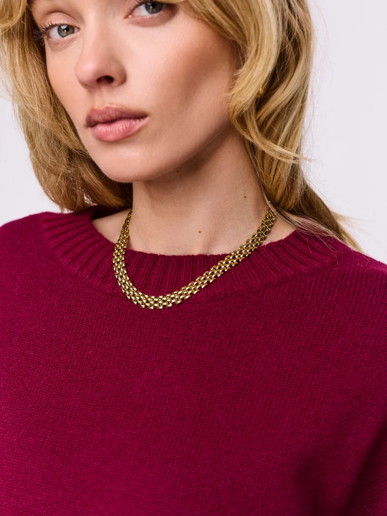 Wool sweater in burgundy