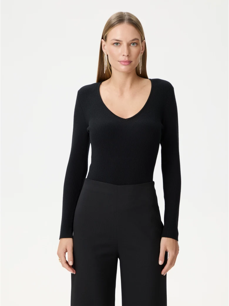 Fitted black ribbed knit sweater