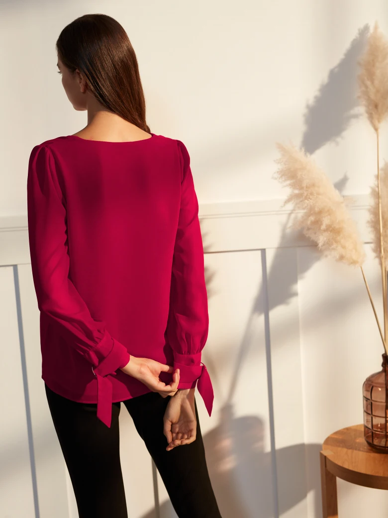 BLOUSE WITH BINDING AT THE SLEEVES