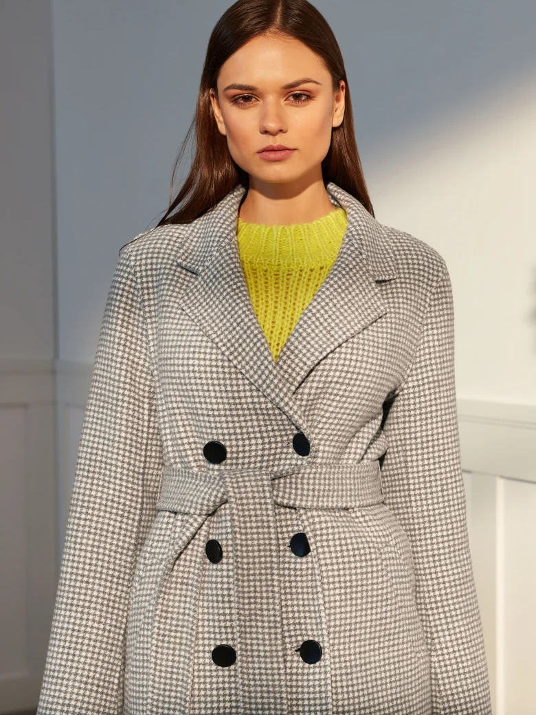 WOOLEN COAT WITH PEPITAS