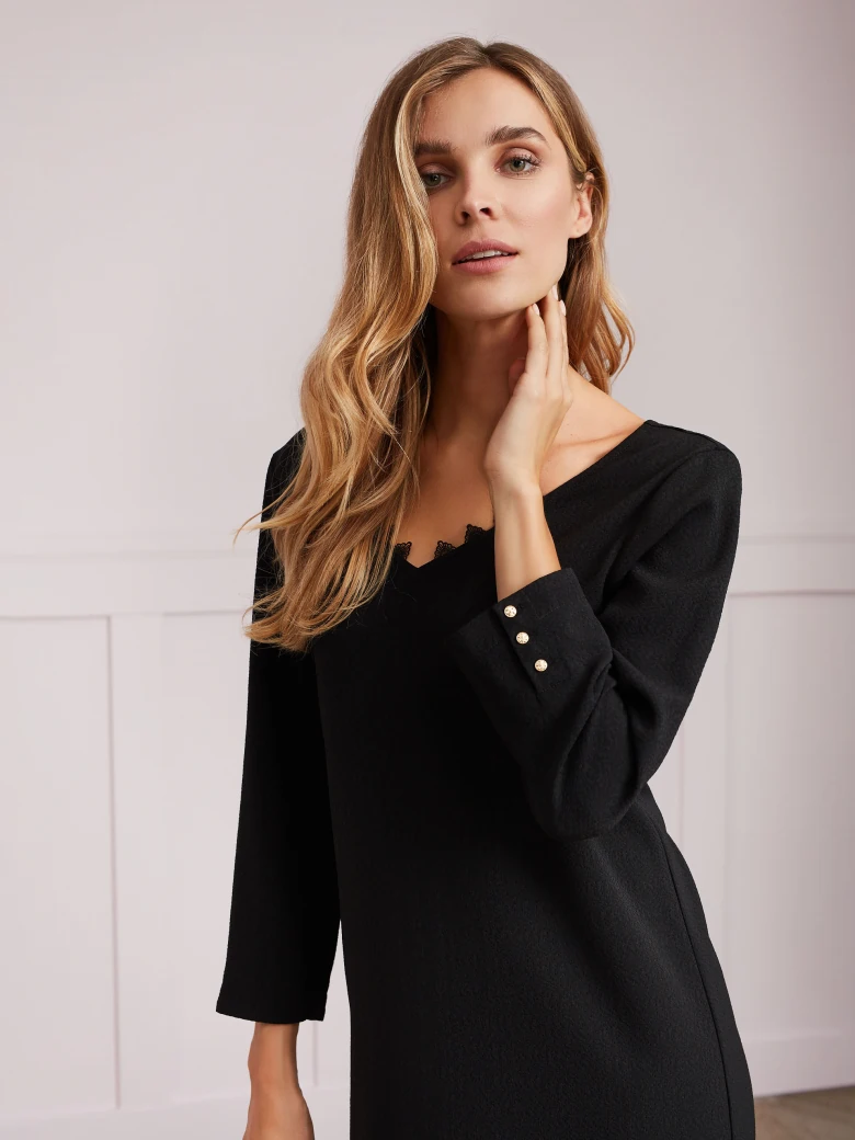 DRESS WITH BACK NECKLINE