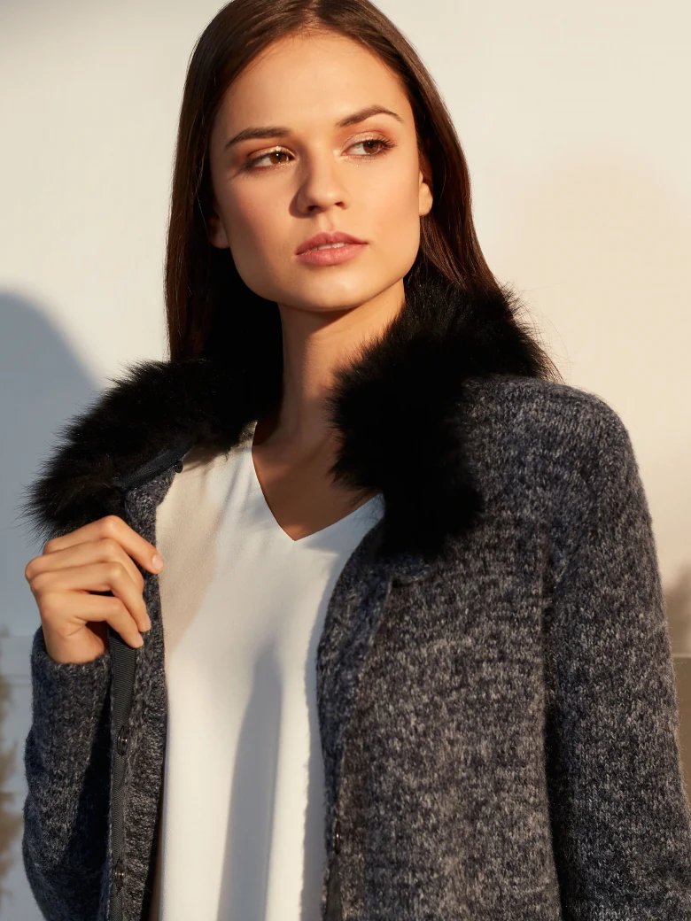 LONG CARDIGAN DECORATED WITH A FUR ETOLO
