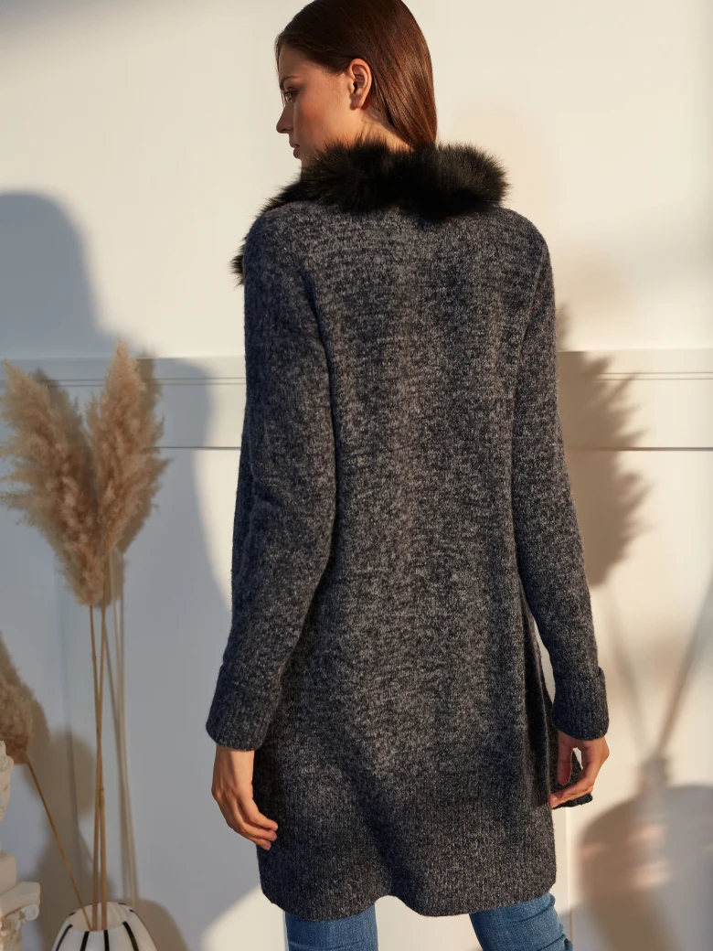 LONG CARDIGAN DECORATED WITH A FUR ETOLO