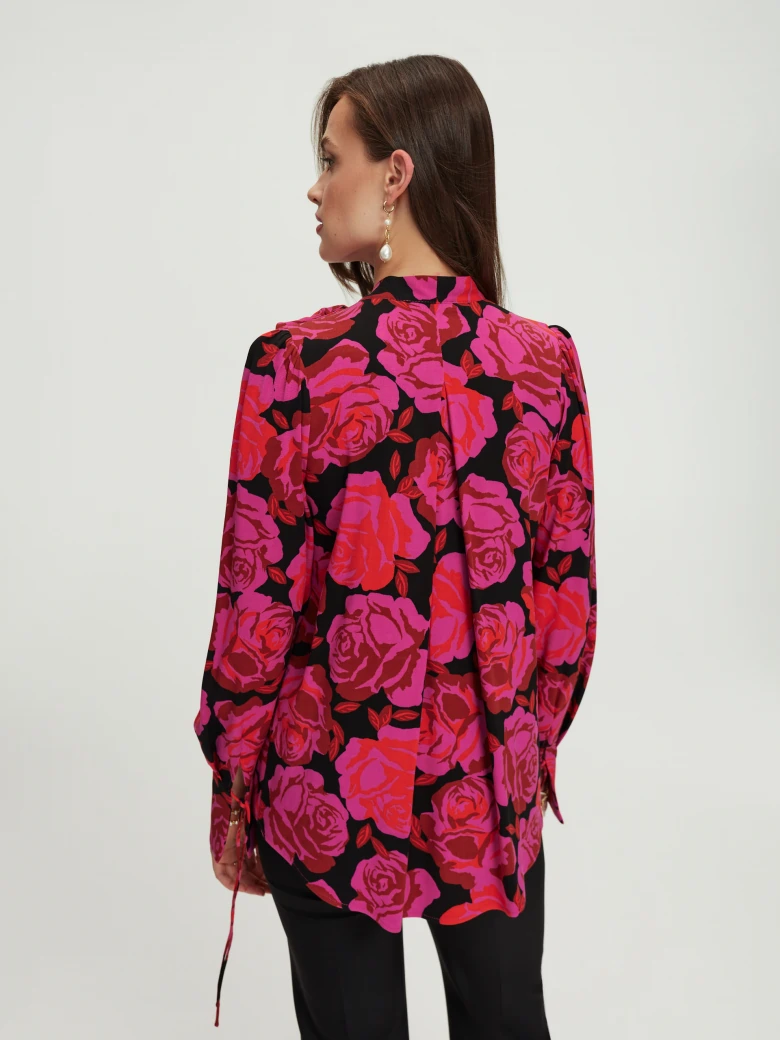 Long sleeve blouse in roses