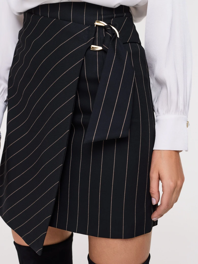 Ribbed high-waisted mini skirt