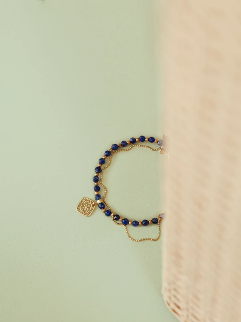 BRACELET WITH LAPIS