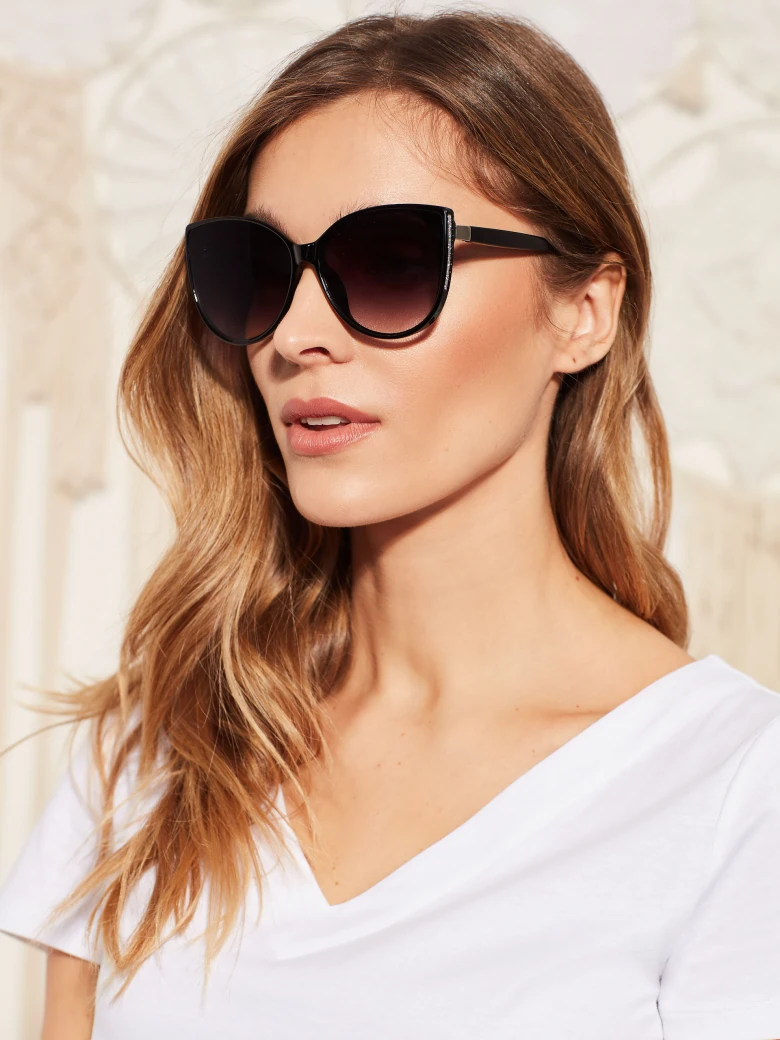 SUNGLASSES