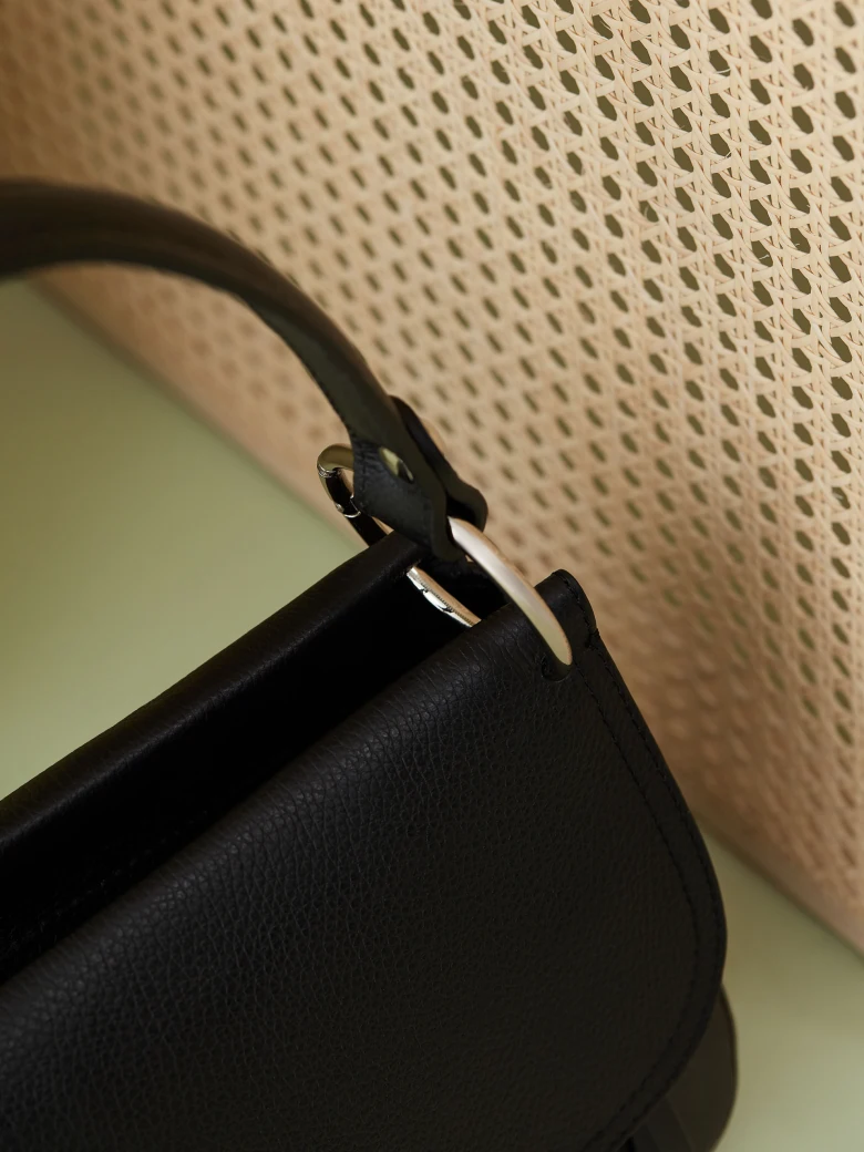 BLACK CLASSIC HANDBAG