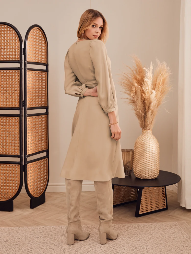 BEIGE BOOTS