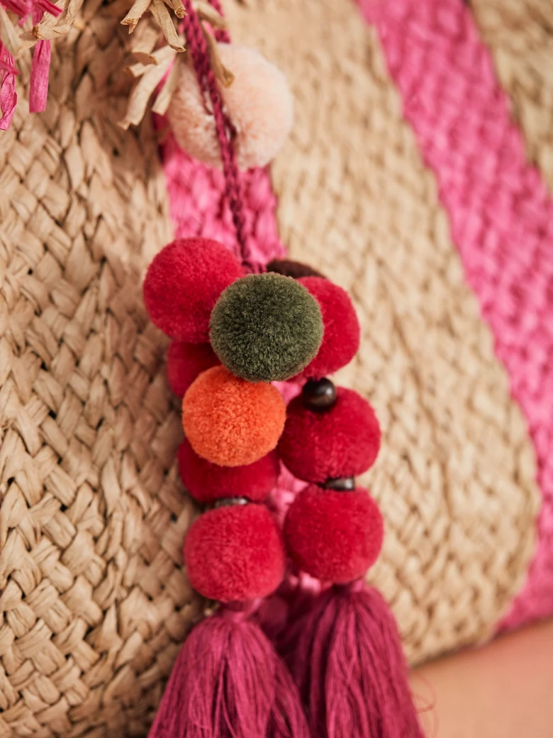 LARGE STRAW HANDBAG WITH HOOKS