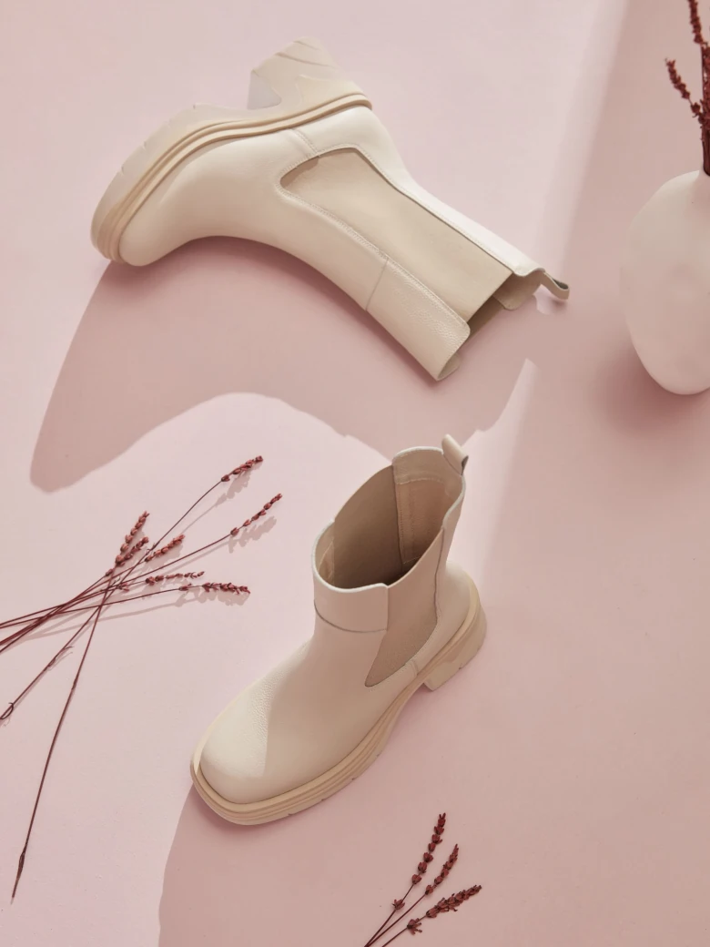 BEIGE PLATFORM BOOTS