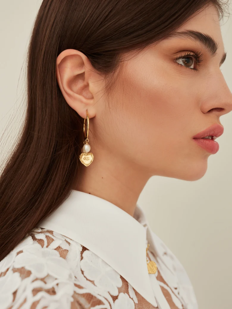 EARRINGS WITH PEARL CHARMS
