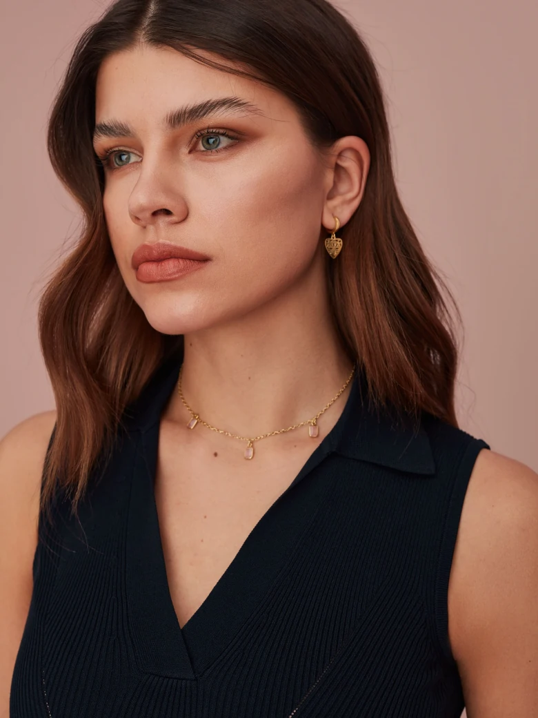 GOLD-PLATED NECKLACE WITH PINK STONES