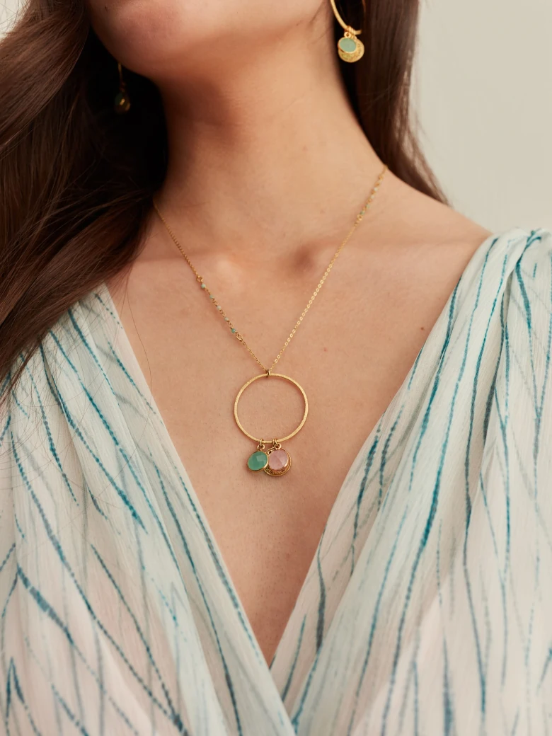 NECKLACE WITH NATURAL STONE CHARMS