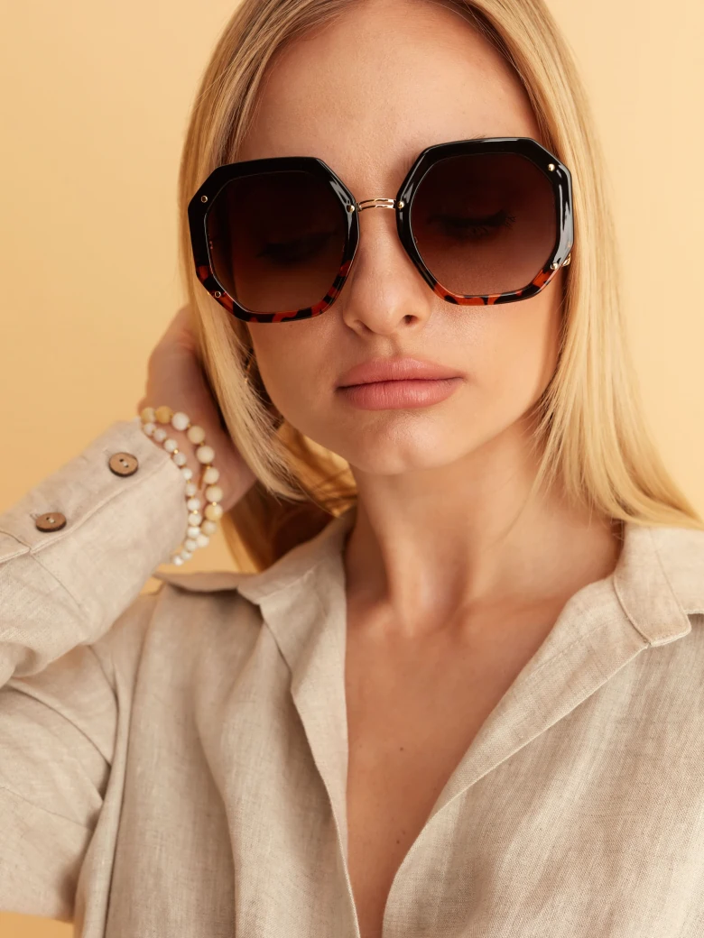 GLASSES WITH LEOPARD PRINT MOTIF