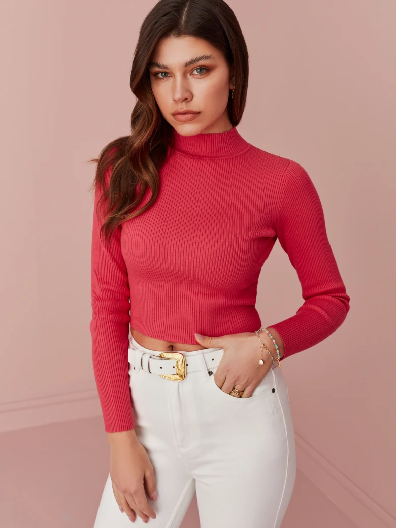 WHITE BELT WITH GOLD BUCKLE