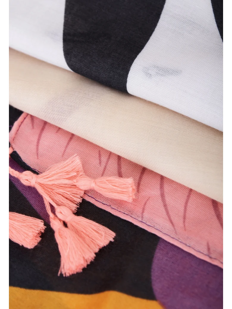 PATTERNED SCARF