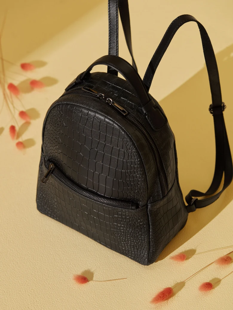 BLACK LEATHER BACKPACK