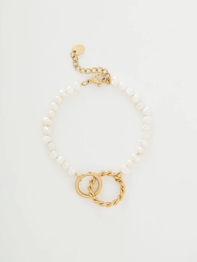 Pearl bracelet